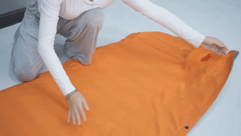Prêt pour l'aventure | Matelas de camping gonflable avec pompe à pied intégrée | Confort nomade pour vos nuits en plein air