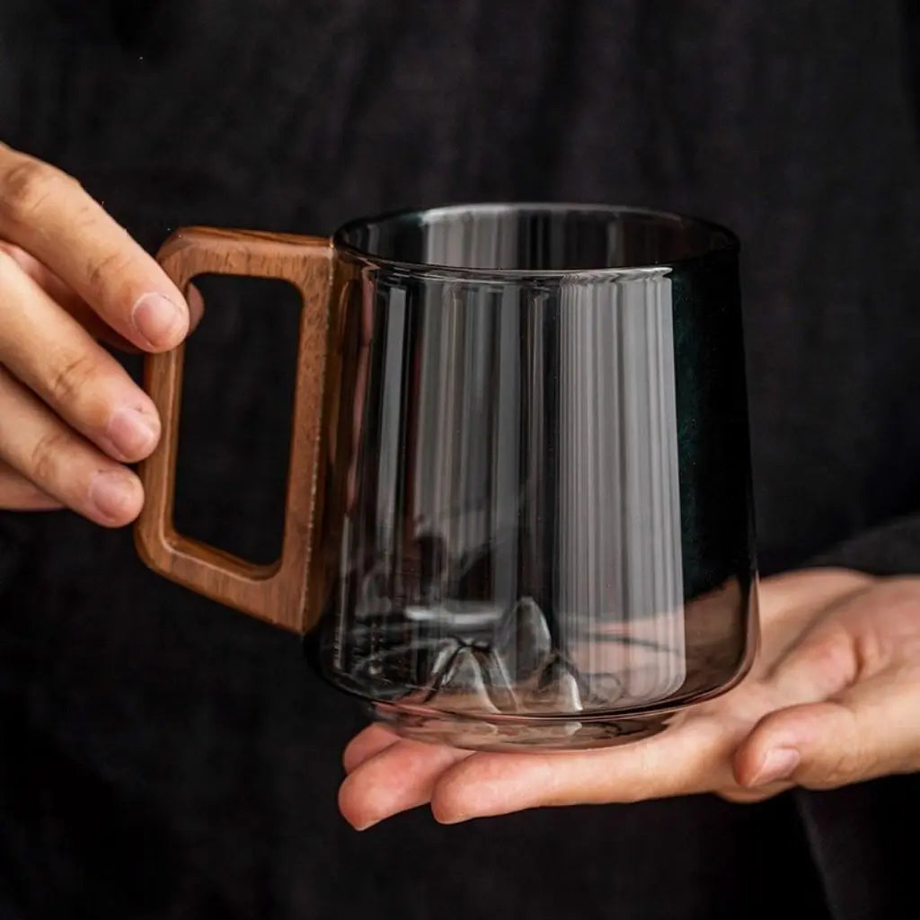 Borosilicate Glass Tea Mug with Wooden Handle – Artistic Design