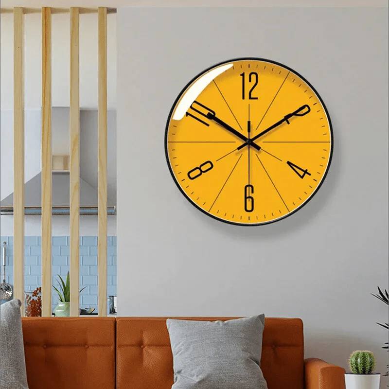 Horloge scandinave en bois, design simple