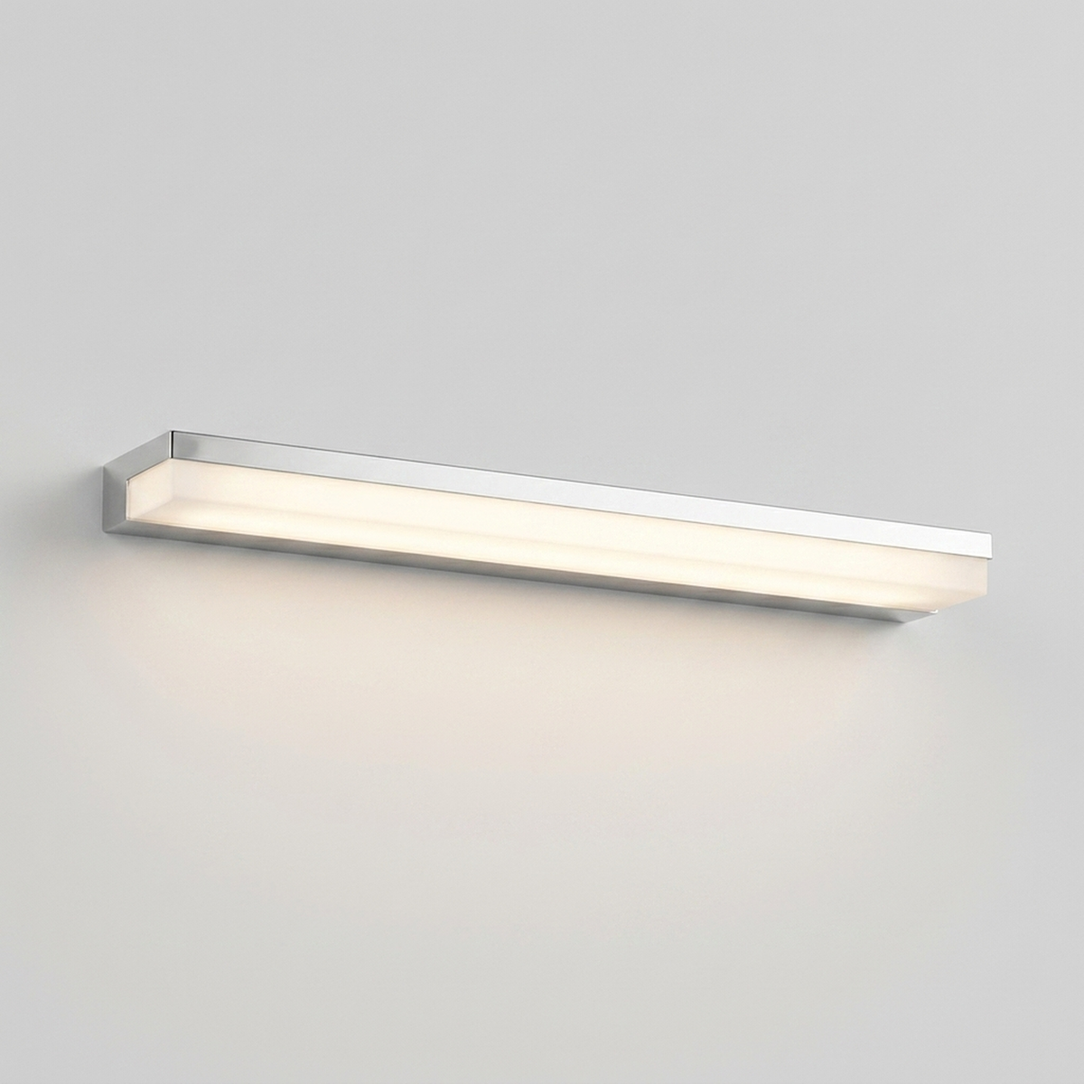 CLARILINE – Linear LED Sconce for Enhanced Mirror Illumination