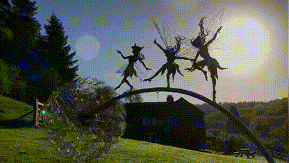 Statues de jardin enchantées | Sculpture de fée dansante en acier | Décoration extérieure féerique pour espaces fantaisistes