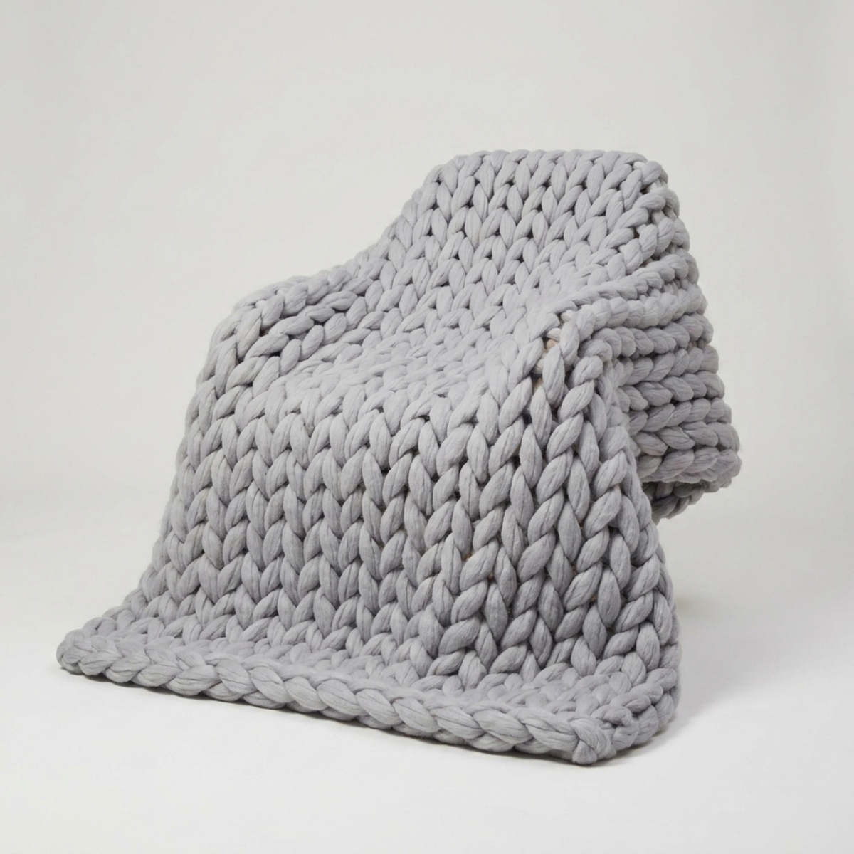 LOOMHAVEN – Chunky Knit Blanket for Elegant Warmth