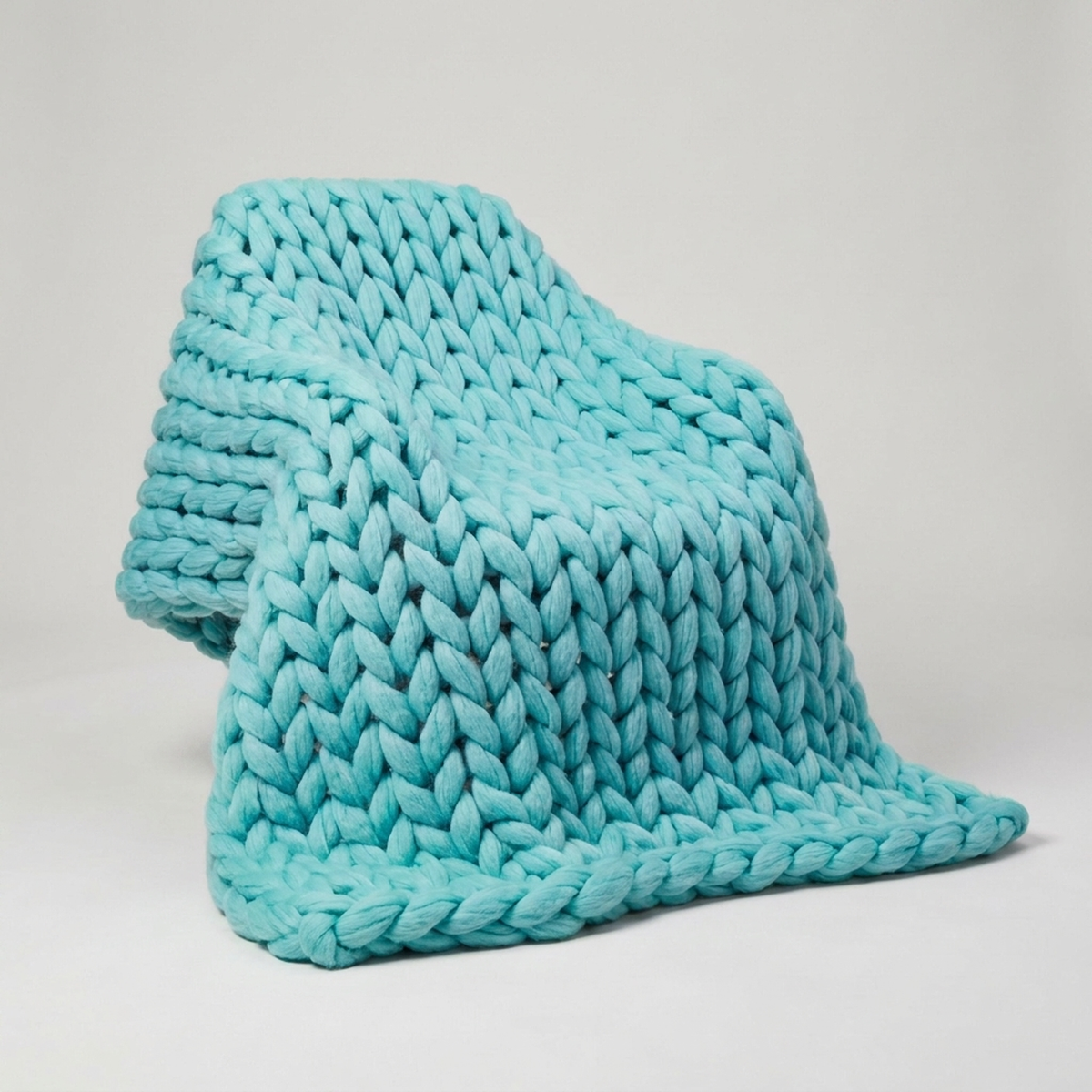 LOOMHAVEN – Chunky Knit Blanket for Elegant Warmth