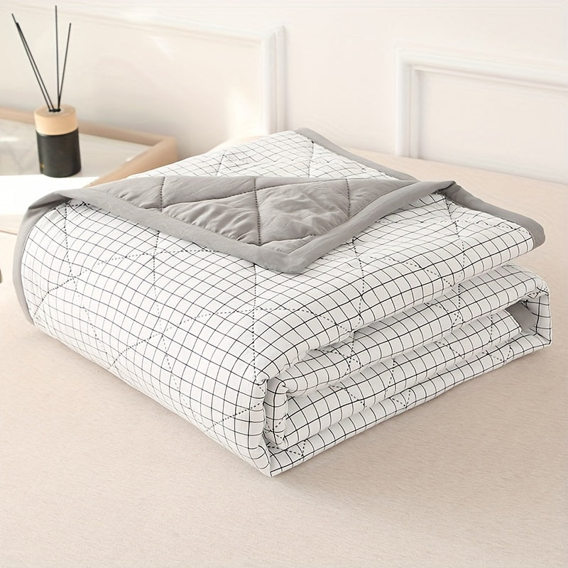 Chic Plaid | Cooling Blanket with Lightweight Design | Breathable Comfort for Warm Evenings