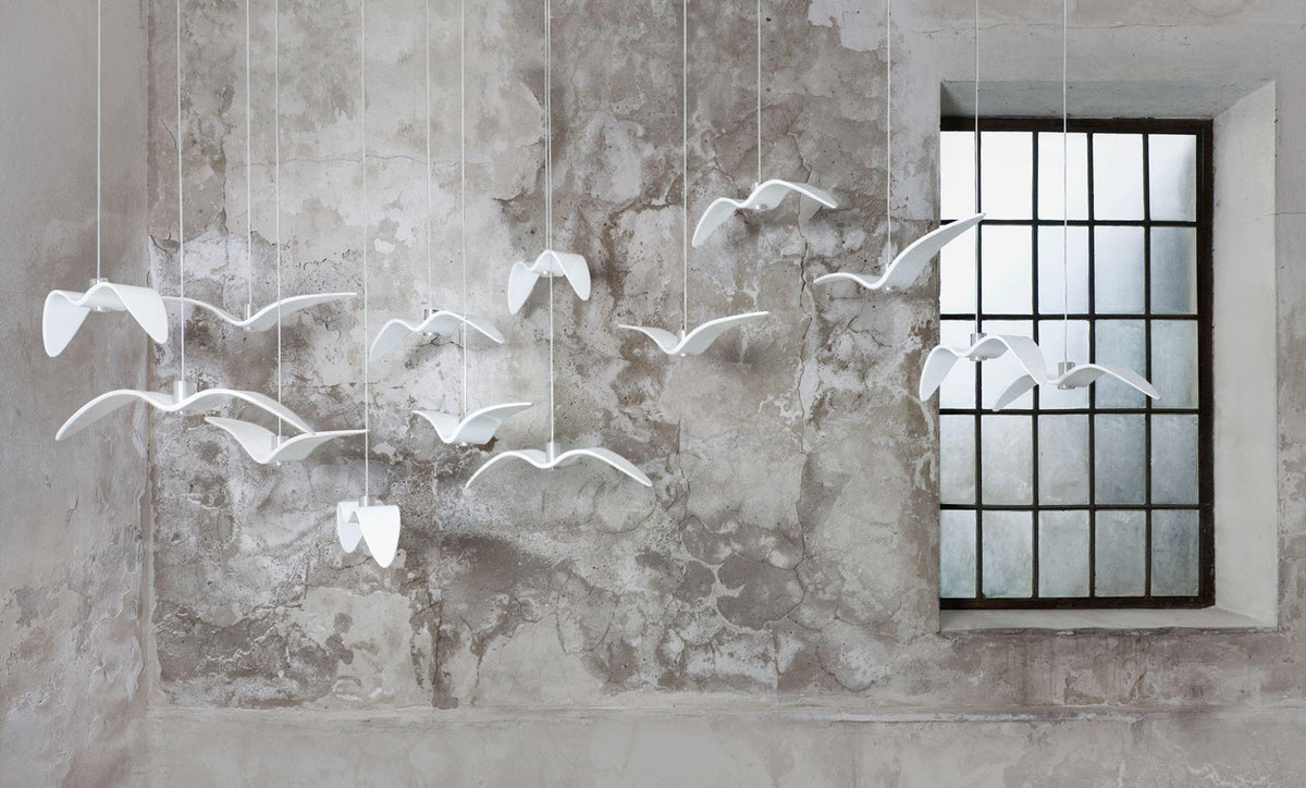 Suspension sculpturale en forme d'oiseau avec éclairage LED à hauteur réglable, filaire, pour îlots de cuisine, tables de salle à manger et espaces de vie, en blanc ou