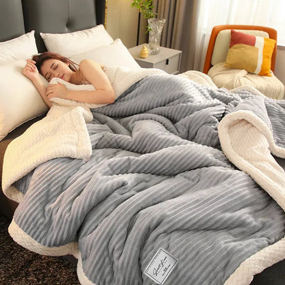 Plush Fleece Throw Blanket Queen Size Winter Warmth for Couch & Bed Indoor Outdoor Soft Polyester All-Season Comfort