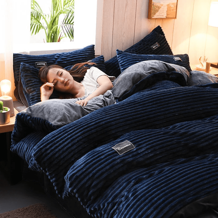 Plush Velvet Bedding Set – Ultra-Soft Coral Fleece Winter Duvet Cover with Fitted Sheet & Pillowcases for Cozy Warmth