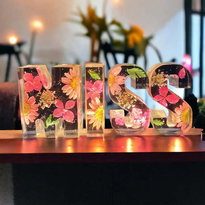 LED Letter Night Light with Real Dried Flowers in Resin – Personalized Illuminated Décor Accent for Bedroom, Nursery & Living Room