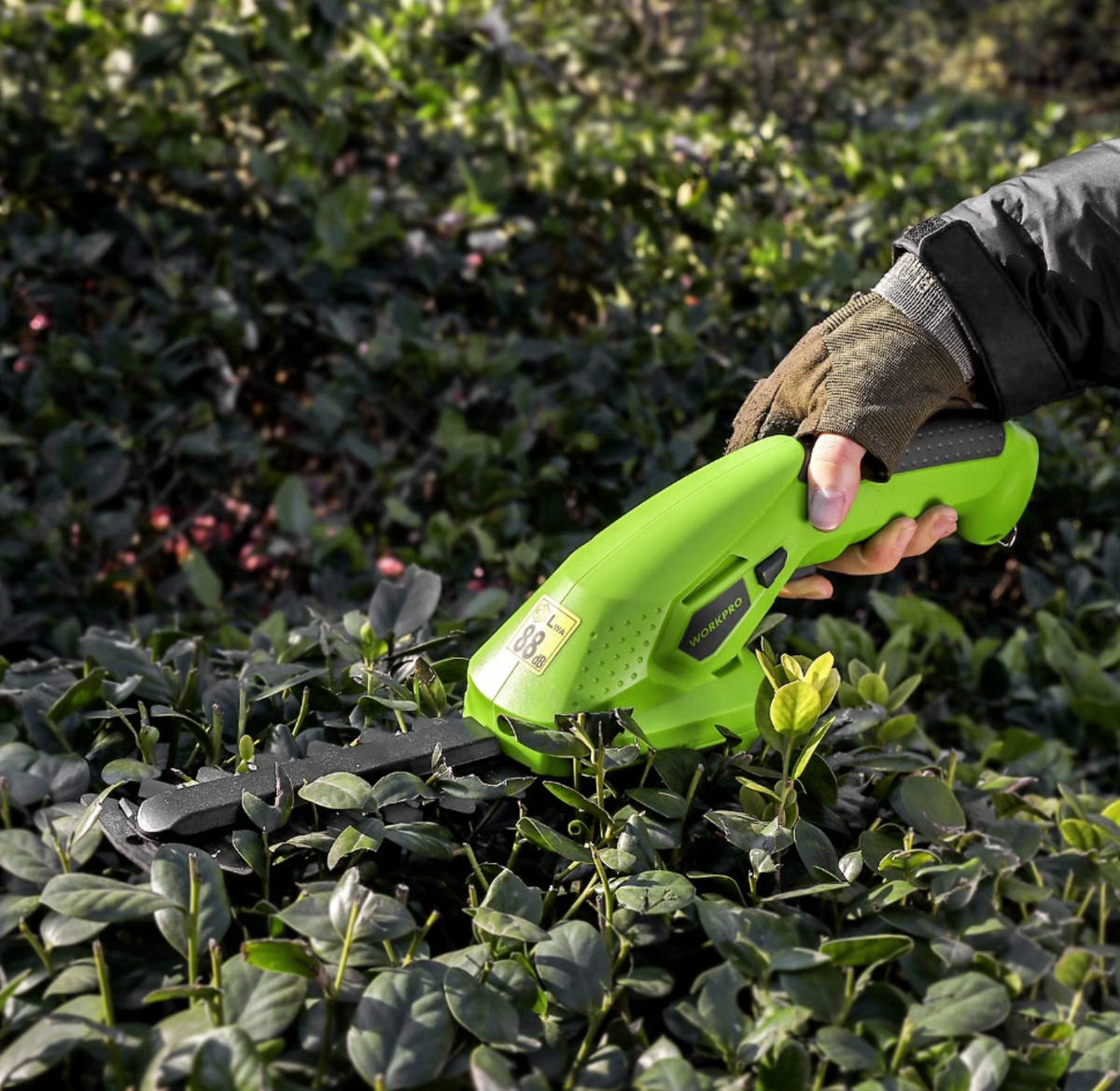 Cordless Electric Hedge Trimmer - Lightweight One-Hand Grass Shears for Lawn Edging & Shrub Sculpting - Rechargeable 7.2V Battery Pruning