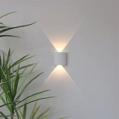 Modern LED Wall Sconce for Indoor & Outdoor Use – Sleek IP65 Weatherproof Fixture in White or Black Finish