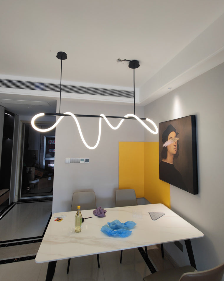Lustre linéaire à DEL pour îlot avec design à vagues en silicone, 43 pouces, laiton, hauteur réglable, suspendu moderne à intensité variable pour table à manger