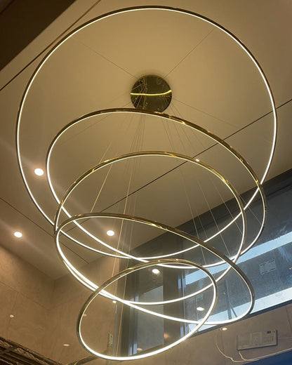 Lustre à anneaux LED en cascade à plusieurs niveaux pour grandes entrées et hauts escaliers – Éclairage décoratif moderne réglable en hauteur avec variateur à distance