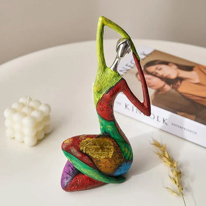 Sculpture abstraite de femme colorée – Figurine d'art en résine faite à la main pour la décoration intérieure, pièce maîtresse moderne pour salon, chambre à coucher, bureau