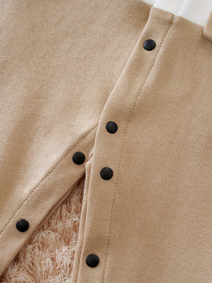 Barboteuse habillée pour bébé garçon avec nœud papillon | Tenue une-pièce style smoking élégant pour nourrissons et tout-petits | Costume de gentleman en coton pour mariages