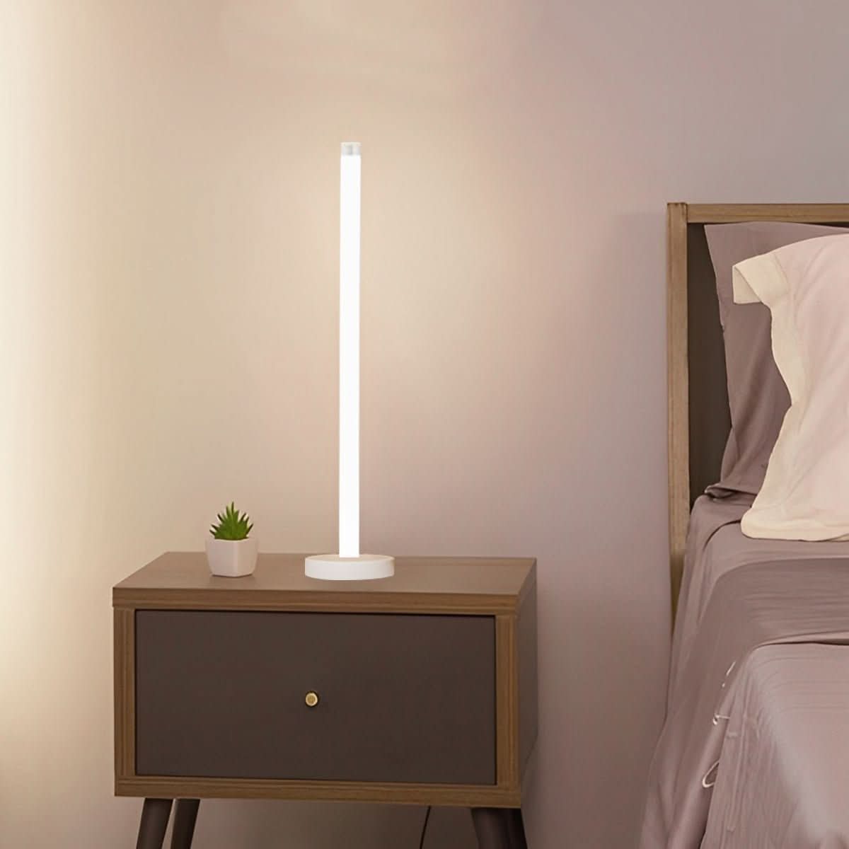 LUMIORBIT – 360° Floor Lamp for Refined Interior Ambience