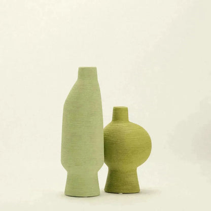 Vase en céramique sculpturale pour tables, étagères et rebords de fenêtre – Poterie artisanale verte pour fleurs fraîches ou séchées