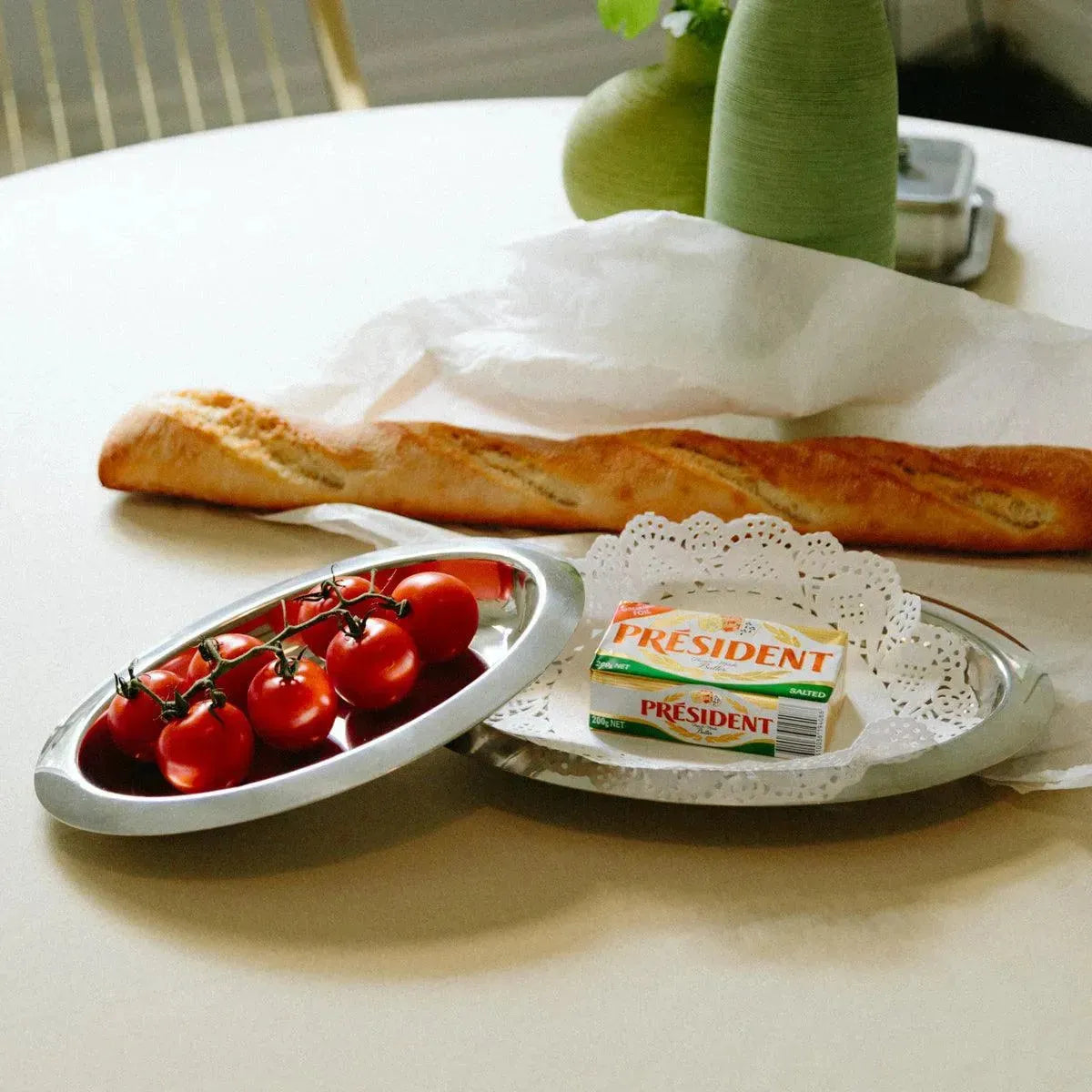 Polished Stainless Steel Oval Food Platter for Appetizers Breakfast Dinner Party Hosting Decorative Display Tray Kitchen Dining Room Enterta
