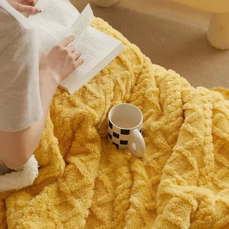 Plush Lamb Wool & Fleece Winter Blanket for Couch and Bed – Insulating Heavyweight Throw for Cold Nights