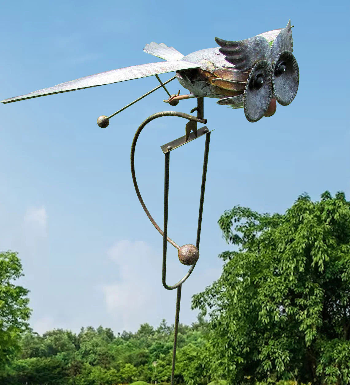 Kinetic Metal Bird Sculpture with Moving Wings for Yard, Patio & Balcony Decoration Silver Outdoor Lawn Art