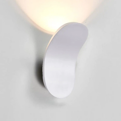 Curved Metal LED Wall Sconce – Iron Finish with Adjustable Light Temperature for Bedroom, Hallway & Living Room