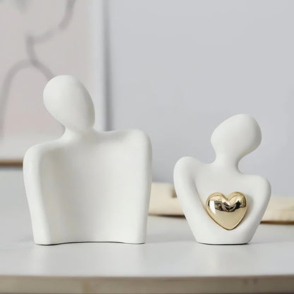 Abstract Couple Holding Heart Figurine – Modern Resin Sculpture for Home Decor, Wedding Gift, Anniversary Display – Minimalist Love Statue