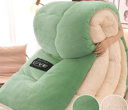 Double-Layer Flannel Fleece Winter Comforter with Wool Fill – Extra Warm Quilted Bedding for Cold Nights, Twin Full Queen King