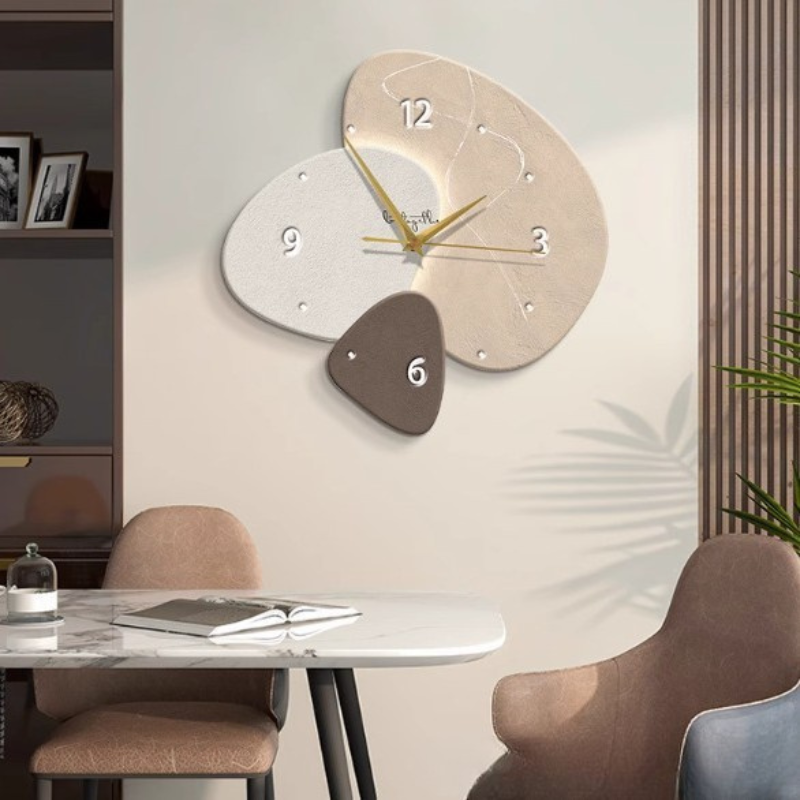 Horloge sculpturale aux tons neutres doux, mécanisme à quartz ultra-silencieux pour chambre, salon, bureau, intérieurs contemporains et minimalistes