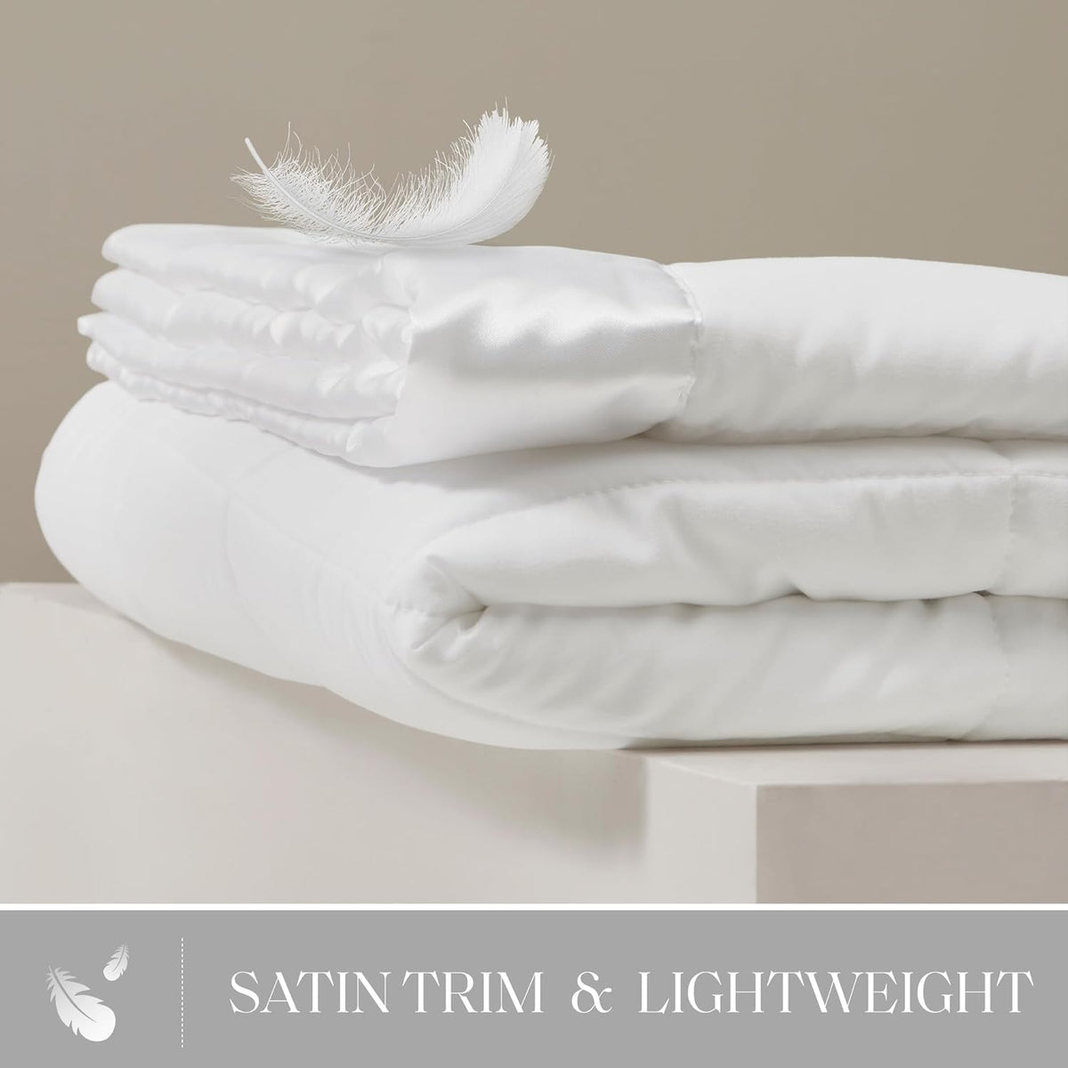 Collection Windom | Couverture en duvet synthétique avec traitement anti-humidité | Couvre-lit léger et doux toutes saisons, bordure satinée