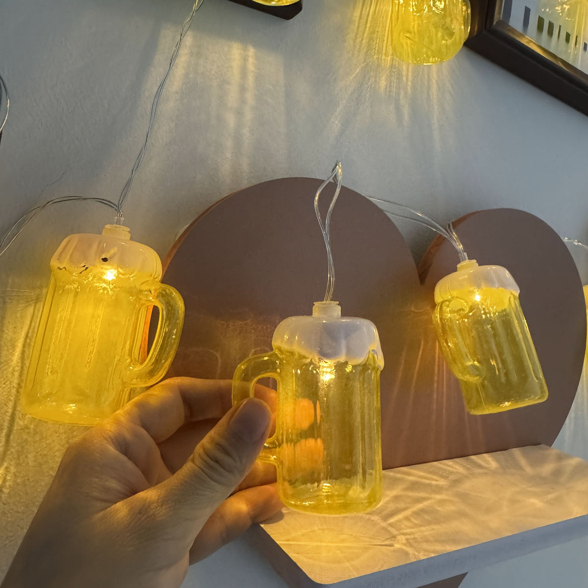 BREWGLOW – Beer Mug LED Top for Festive Ambient Lighting