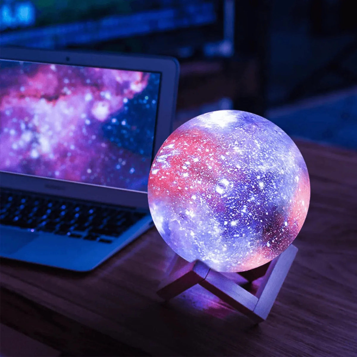 3D Lunar Globe Decorative Night Light with 16 Color Options and Wireless Rechargeable Design for Bedrooms, Desks, and Living Spaces