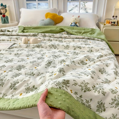 Breezy Quilt - Lightweight Floral Design, Summer Comfort
