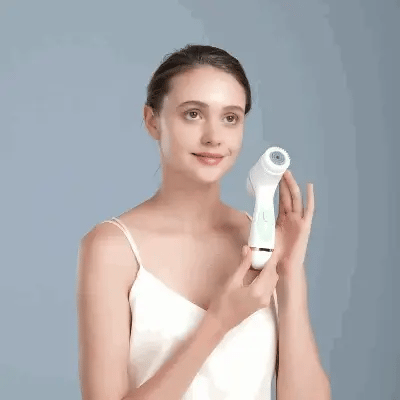 Brosse nettoyante visage en silicone 3-en-1 rechargeable