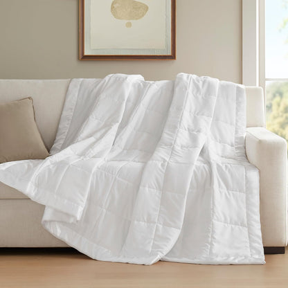 Collection Windom | Couverture en duvet synthétique avec traitement anti-humidité | Couvre-lit léger et doux toutes saisons, bordure satinée