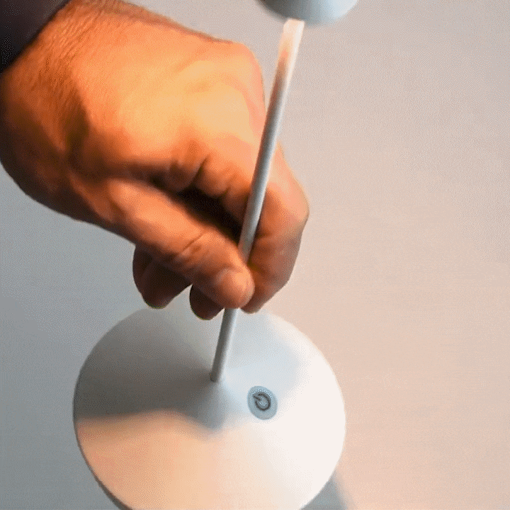 ClarityGlow | Lampe de table sans fil avec éclairage LED à intensité variable | Design moderne pour usage intérieur et extérieur