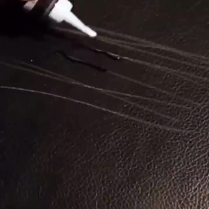 Kit de réparation pour cuir et vinyle pour canapés, intérieurs de voiture et tissus d'ameublement – 12 options de couleurs pour les retouches de meubles