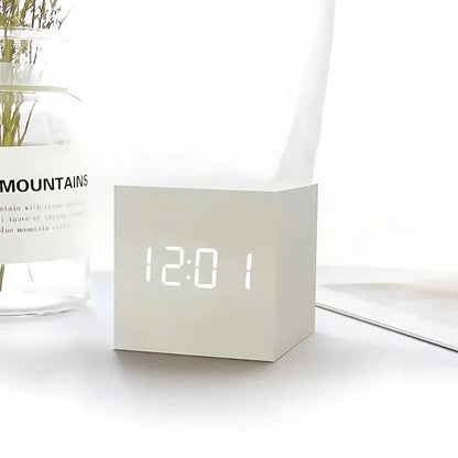 CubeGlow – Modern LED Alarm Clock