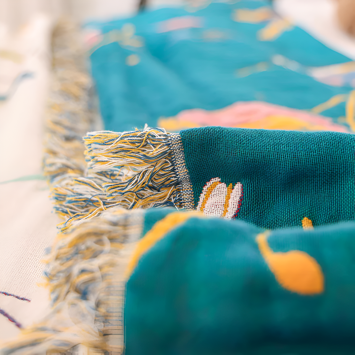 Woven Cotton Throw Blanket with Fringe Tassels & Avian Motif – Breathable, Lightweight Bed or Couch Cover for Boho Living Room, Guest