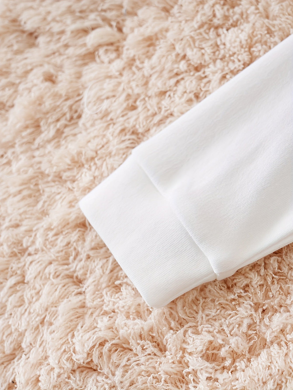 Barboteuse habillée pour bébé garçon avec nœud papillon | Tenue une-pièce style smoking élégant pour nourrissons et tout-petits | Costume de gentleman en coton pour mariages