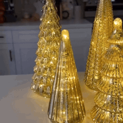 Ensemble de sapins de Noël lumineux Ortekor | Décoration de fêtes élégante avec minuterie et lumières ambrées pour une ambiance chaleureuse