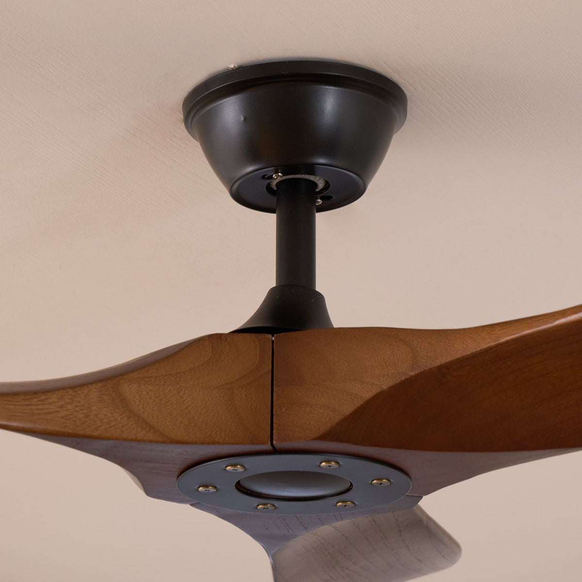 Wooden Blade Ceiling Fan with Remote Control 6 Speed Whisper-Quiet Motor Walnut Finish Adjustable Suspension for Living Room Bedroom Home Of