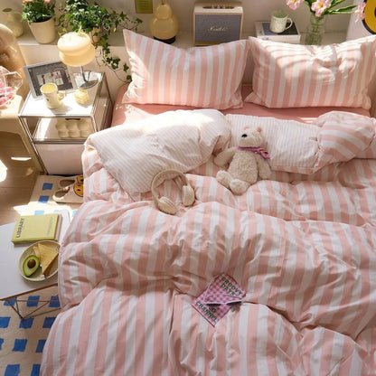 Washed Cotton Crepe Quilt Set with Fitted Sheet & Pillowcases – Breathable Striped Bedding for Year-Round Comfort