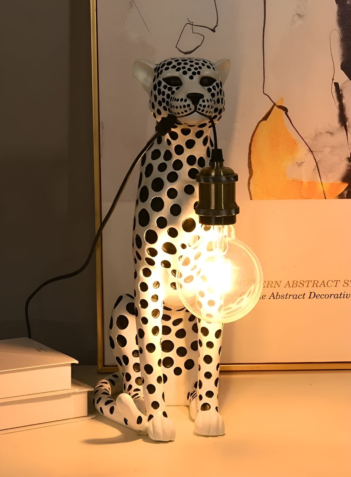Art Deco Leopard Table Lamp with Edison Bulb Design | Unique Lighting for Home Decor