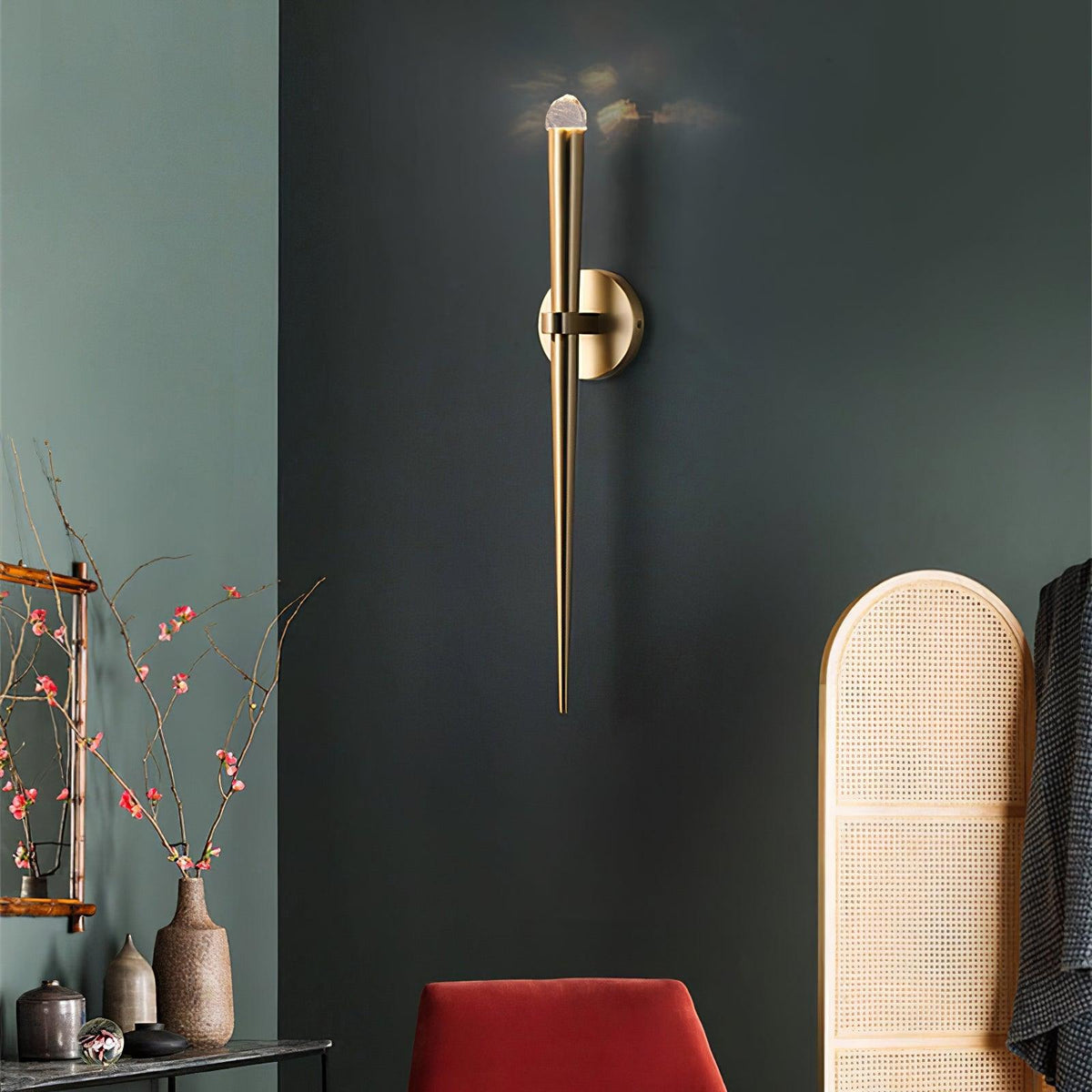 Applique murale LED conique en laiton, 15 po, liseuse verticale, éclairage de chevet et de couloir, luminaire moderne minimaliste en métal pour chambre à coucher