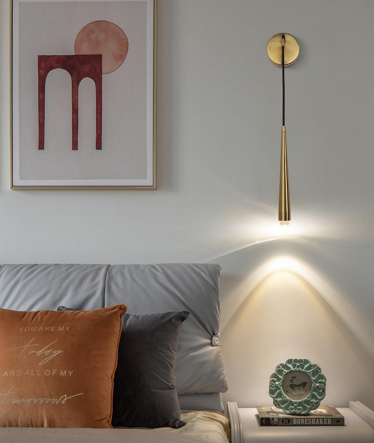 Applique murale LED conique en laiton, 15 po, liseuse verticale, éclairage de chevet et de couloir, luminaire moderne minimaliste en métal pour chambre à coucher