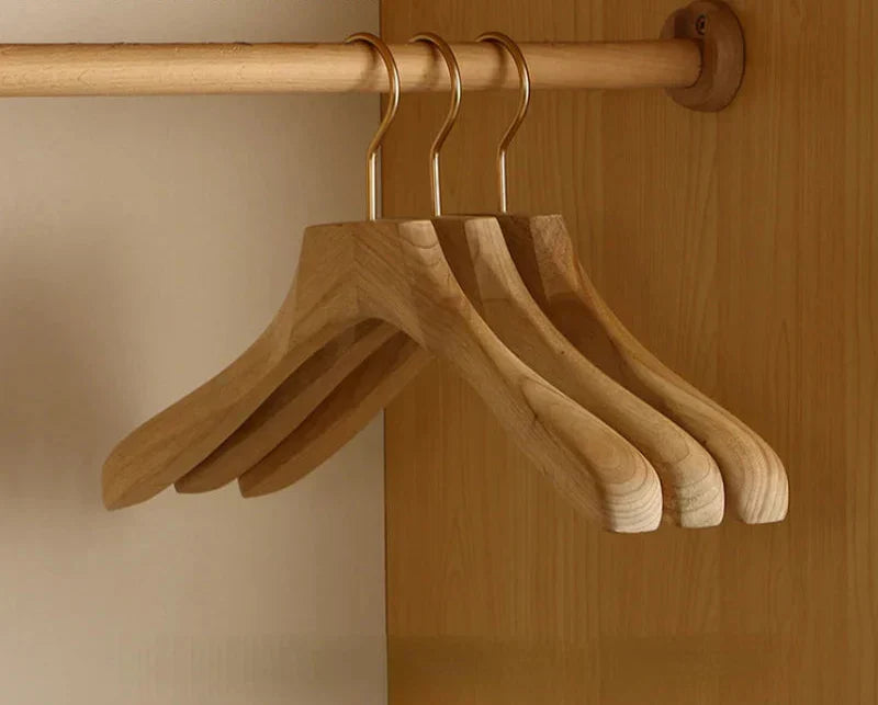 Cintres en bois de cèdre | Lot de 2 cintres à larges épaules pour l'organisation des vêtements | Design durable pour blazers et pulls