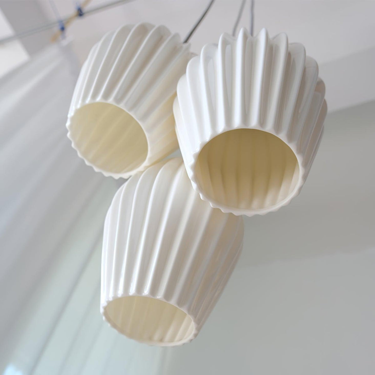 Ceramic Hanging Light Fixture White Ribbed Shade E14 Socket for Kitchen Island Dining Room Table Ceiling Adjustable Cord