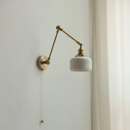 Applique de lecture à bras articulé avec abat-jour en céramique | Lampe murale de chevet orientable avec interrupteur à tirette | Éclairage de travail moderne en laiton pour chambre à coucher