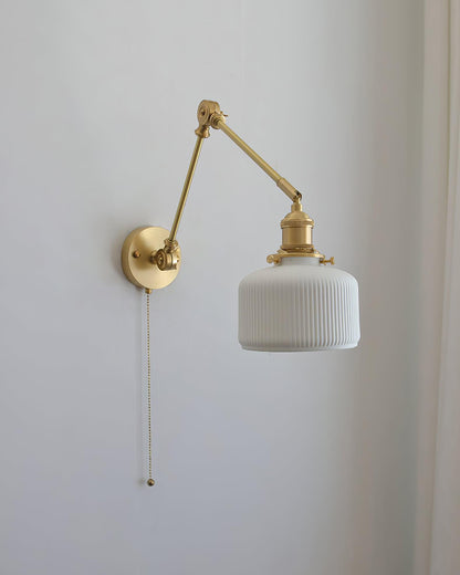 Applique de lecture à bras articulé avec abat-jour en céramique | Lampe murale de chevet orientable avec interrupteur à tirette | Éclairage de travail moderne en laiton pour chambre à coucher