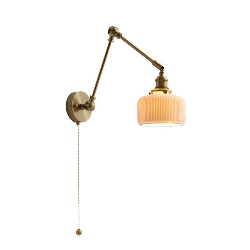 Applique de lecture à bras articulé avec abat-jour en céramique | Lampe murale de chevet orientable avec interrupteur à tirette | Éclairage de travail moderne en laiton pour chambre à coucher