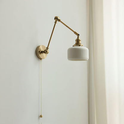 Applique de lecture à bras articulé avec abat-jour en céramique | Lampe murale de chevet orientable avec interrupteur à tirette | Éclairage de travail moderne en laiton pour chambre à coucher